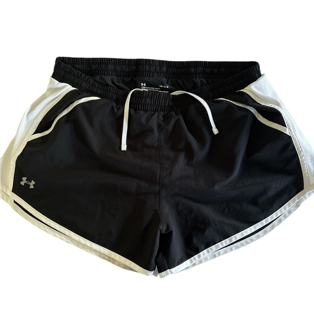 Under Armour Athletic shorts size LG- heatgear